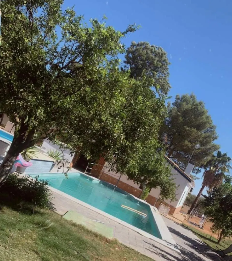 Casa Los Laureles Pilas 0*,